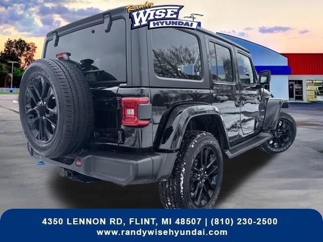 Used 2022 Jeep Wrangler Unlimited Sahara w/ Cold Weather Group image 8
