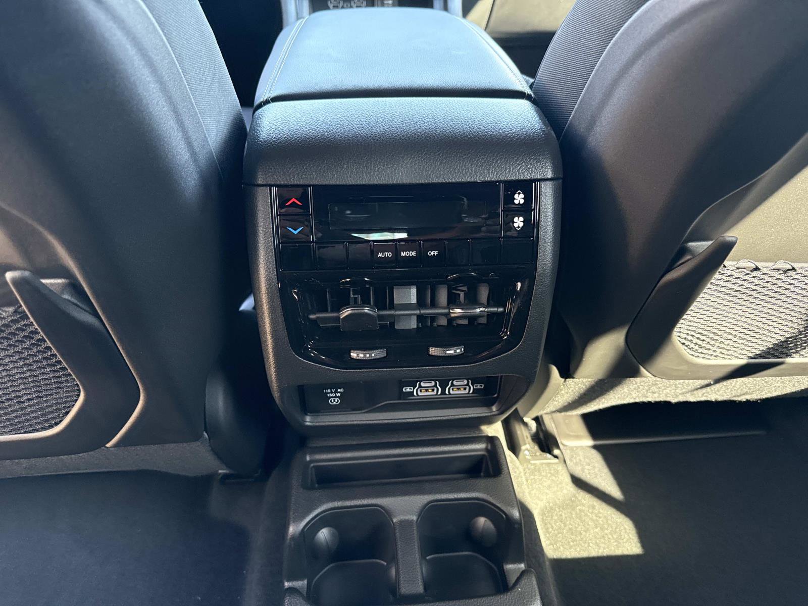 New 2025 Jeep Grand Cherokee L Altitude image 17
