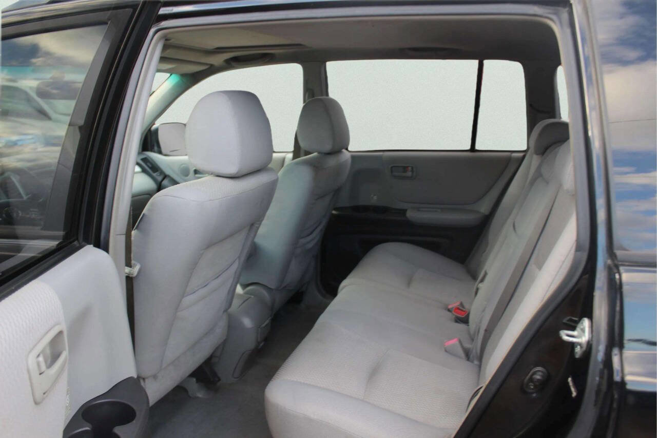 Used 2004 Toyota Highlander 4WD V6 image 7