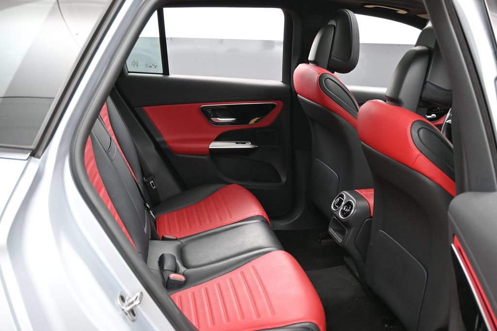 Used 2024 Mercedes-Benz GLC 43 AMG 4MATIC image 35