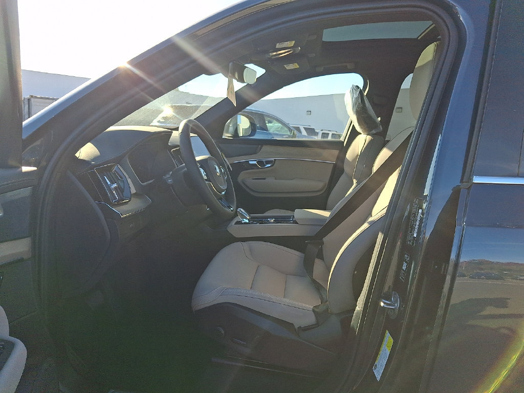 New 2027 Volvo XC90 B6 Plus AWD/4WD image 11