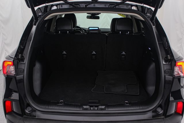 Certified 2020 Ford Escape Titanium w/ Titanium Premium Package 2.0 AWD/4WD image 9