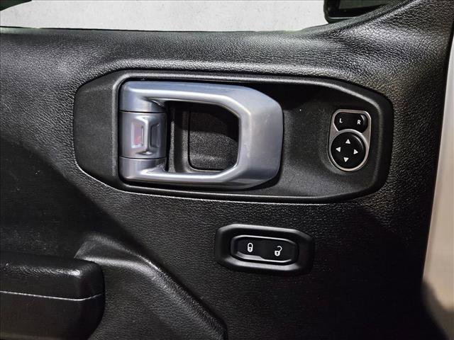 Used 2021 Jeep Gladiator Mojave image 16