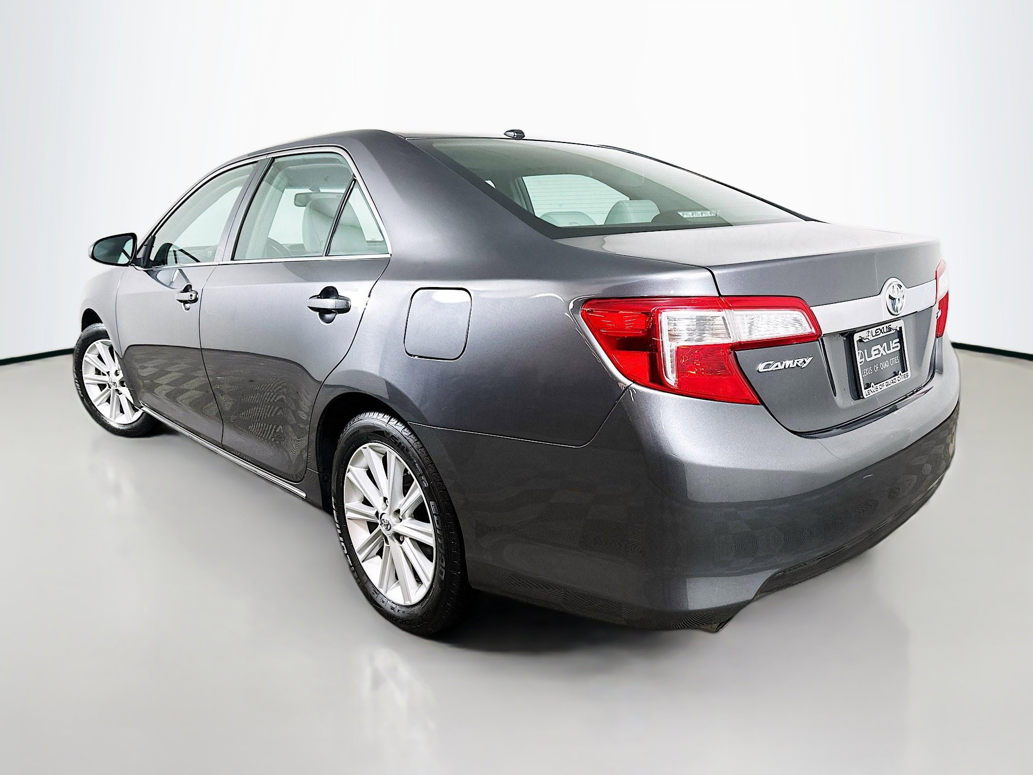Used 2013 Toyota Camry XLE image 5