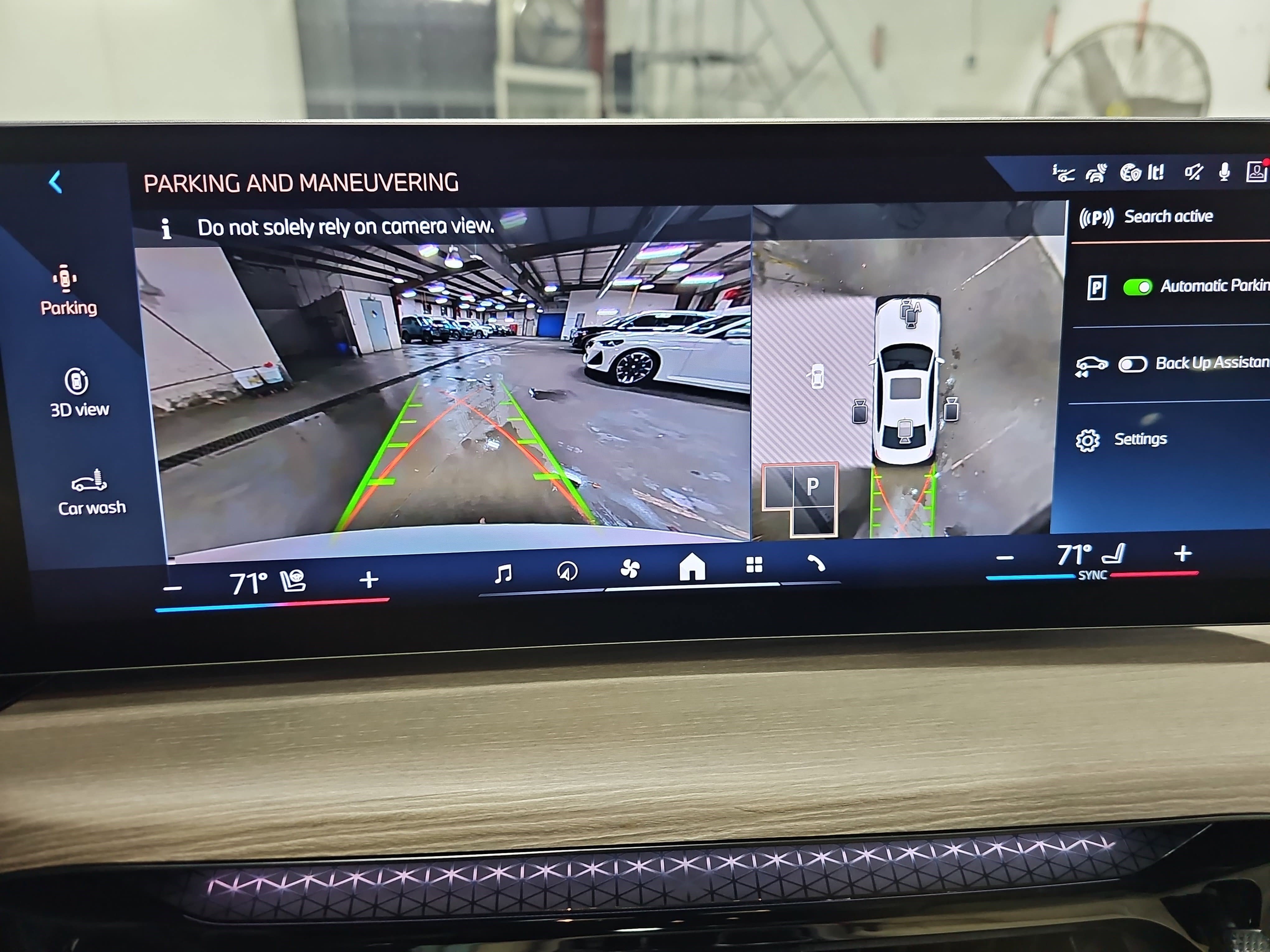 Certified 2025 BMW 330i Sedan w/ Premium Package image 25