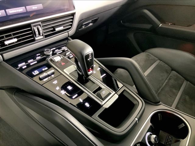 Certified 2022 Porsche Cayenne GTS AWD/4WD image 15