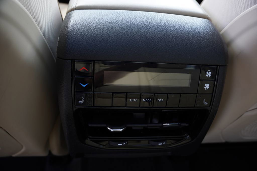 Certified 2022 Jeep Grand Cherokee L Limited AWD/4WD image 20