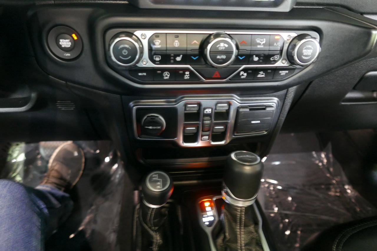 Used 2020 Jeep Gladiator Overland image 15