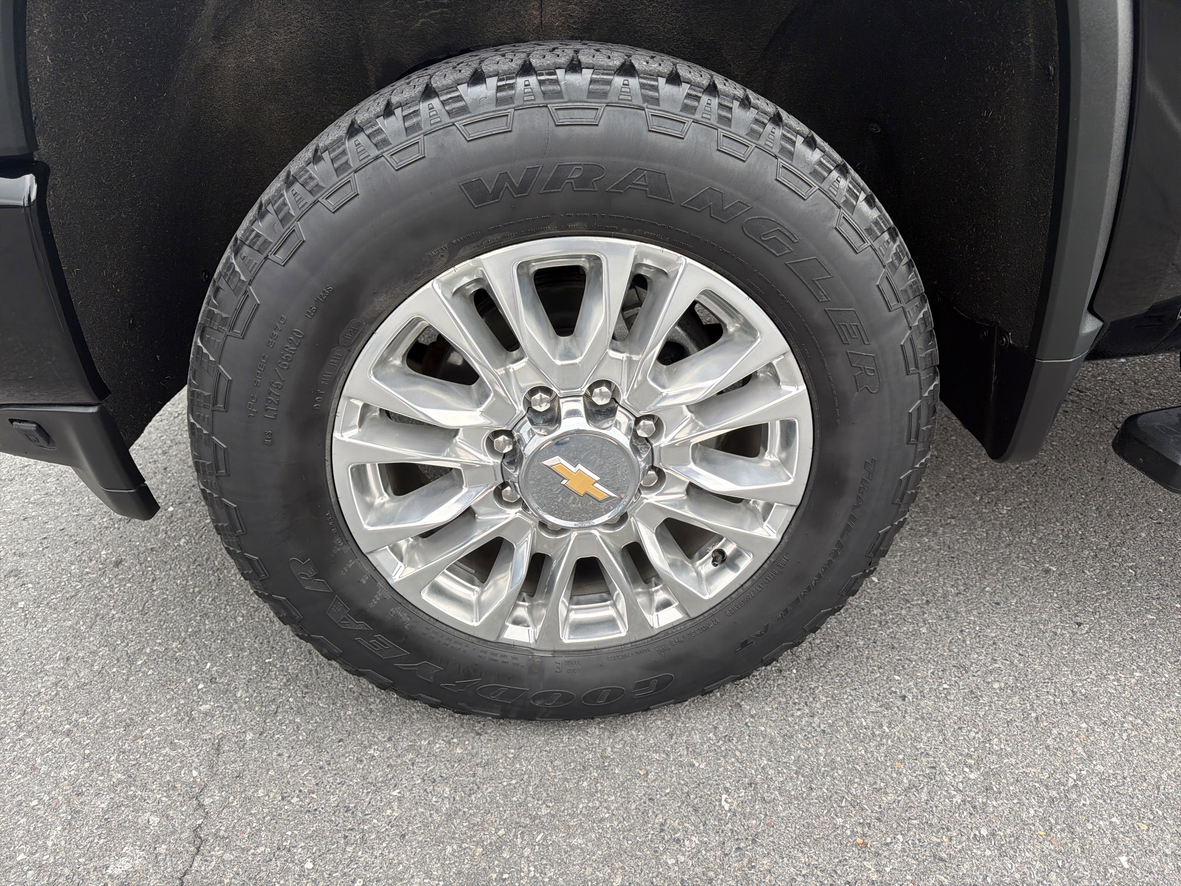 Used 2021 Chevrolet Silverado 2500 High Country w/ Technology Package image 11