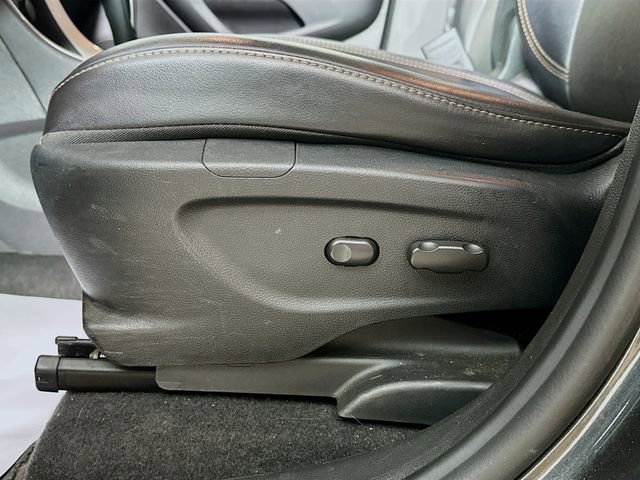 Used 2018 Chevrolet Trax LT w/ Sun & Sound Package image 19