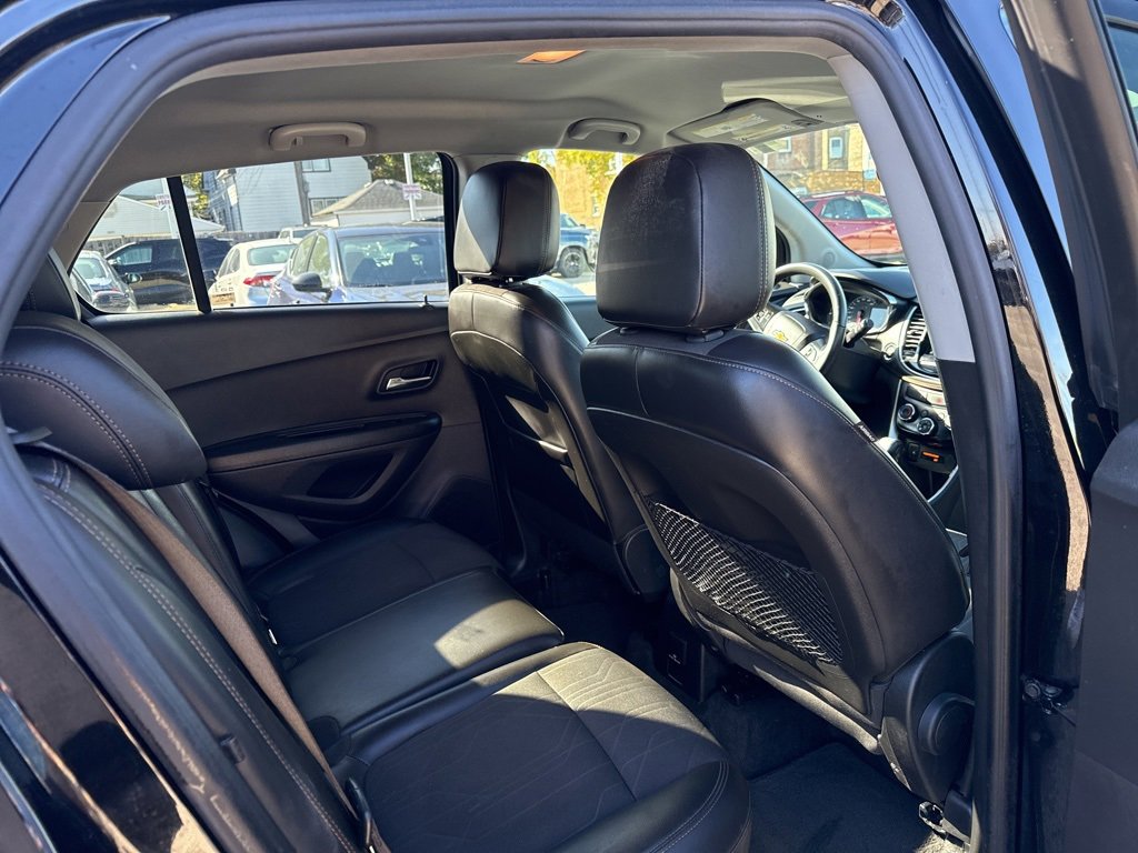 Certified 2021 Chevrolet Trax LT w/ Driver Confidence Package image 19