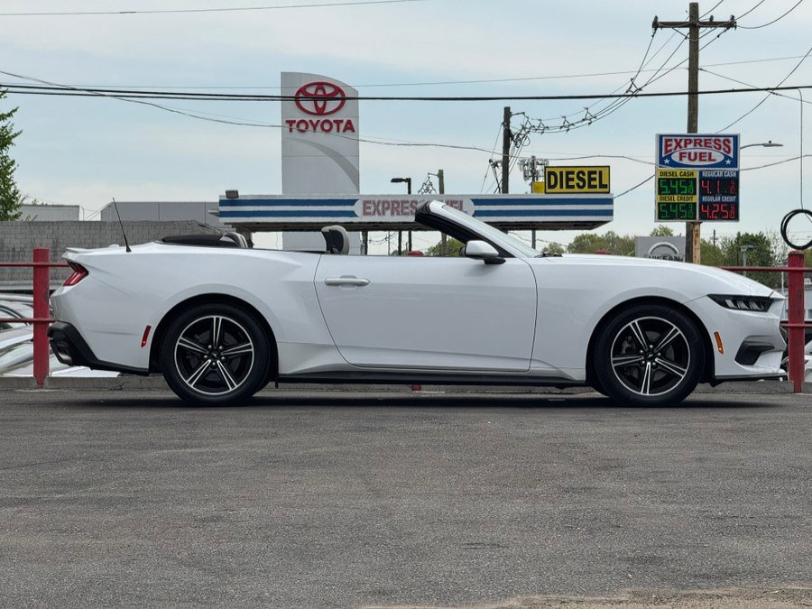 Used 2024 Ford Mustang Premium RWD image 7