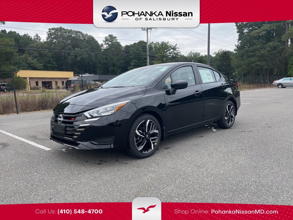 New 2025 Nissan Versa SR w/ Trunk Package
