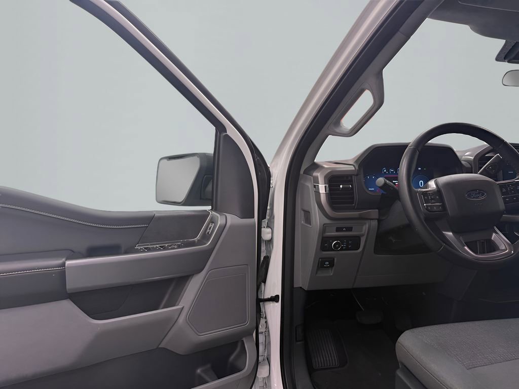 Used 2025 Ford F150 XLT w/ Equipment Group 301A Standard image 9