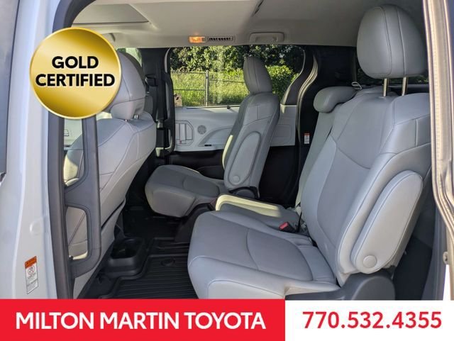 Certified 2026 Toyota Sienna XLE FWD image 17