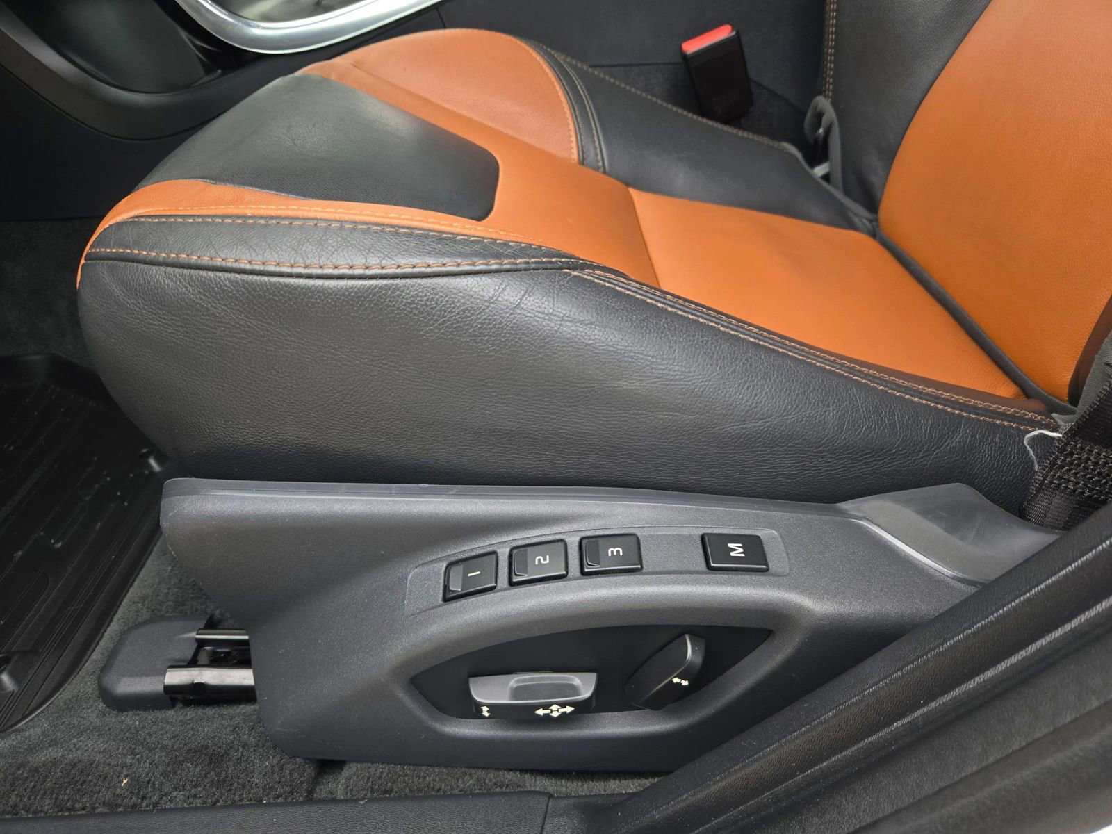 Used 2016 Volvo V60 T5 Cross Country w/ Convenience Package image 14