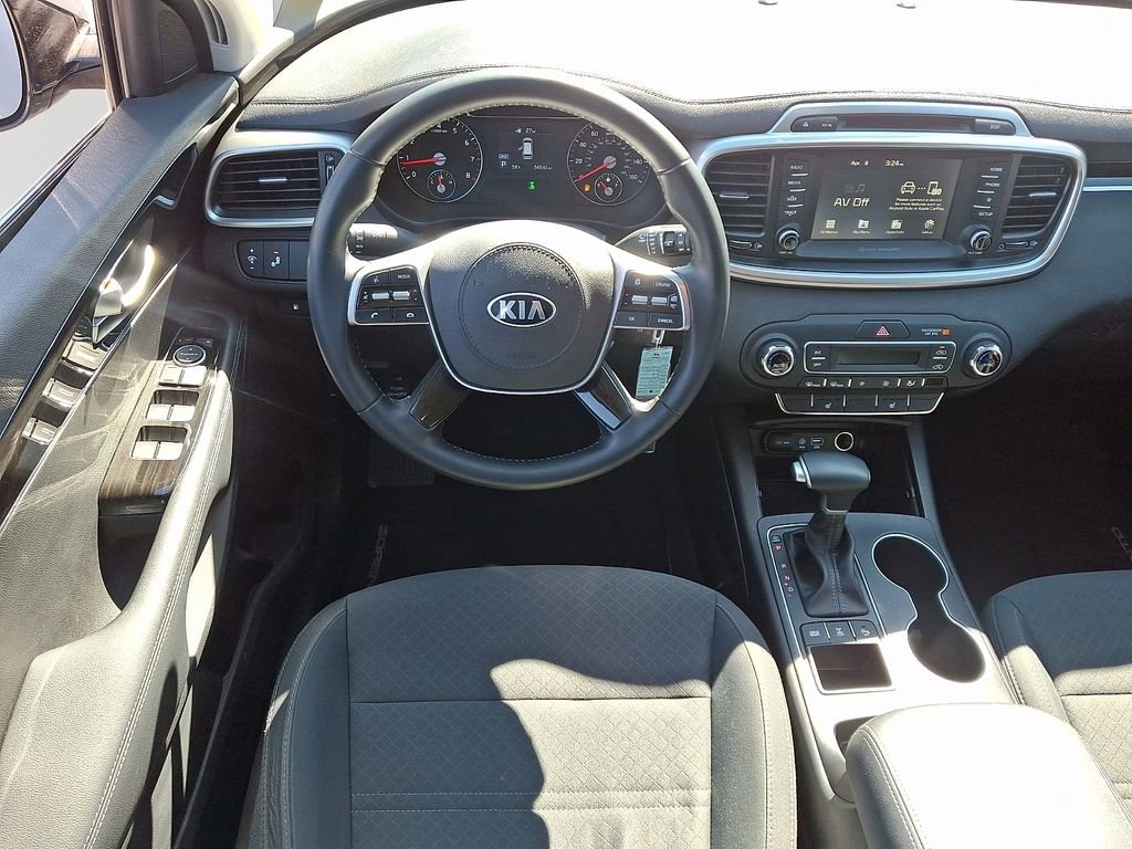 Used 2019 Kia Sorento LX w/ LX Convenience Package image 13
