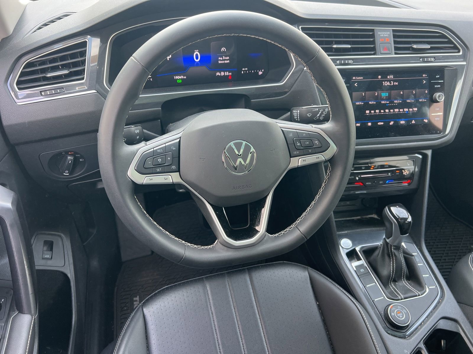 Certified 2024 Volkswagen Tiguan SE image 15