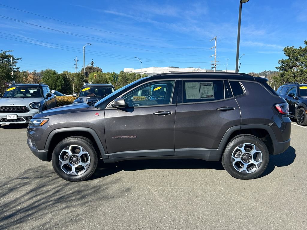 Used 2022 Jeep Compass Trailhawk image 2