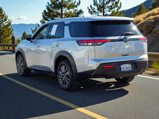 Used 2023 Nissan Pathfinder S image 5