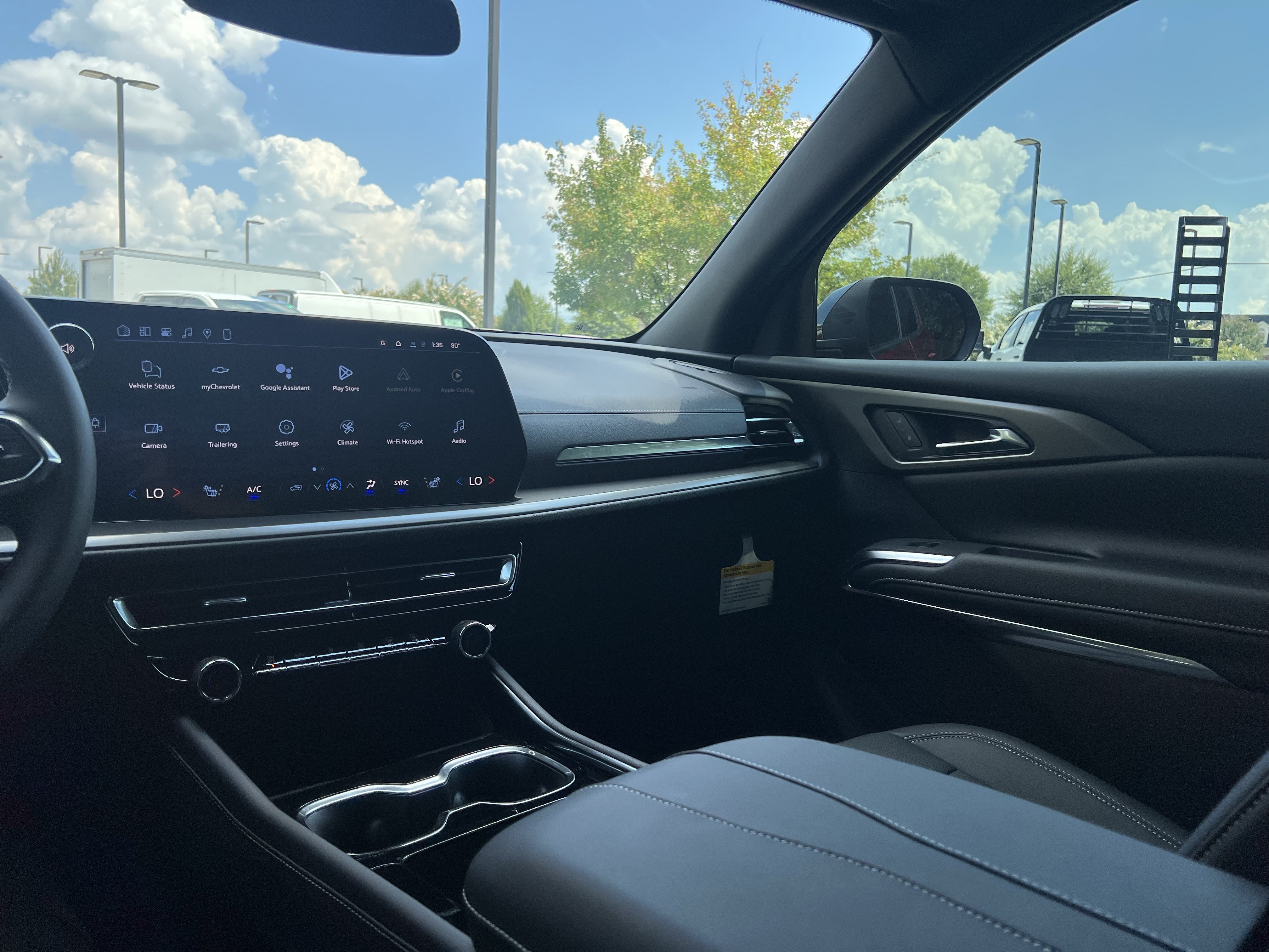 New 2026 Chevrolet Traverse LT FWD image 24