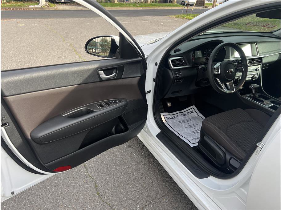 Used 2020 Kia Optima LX image 14