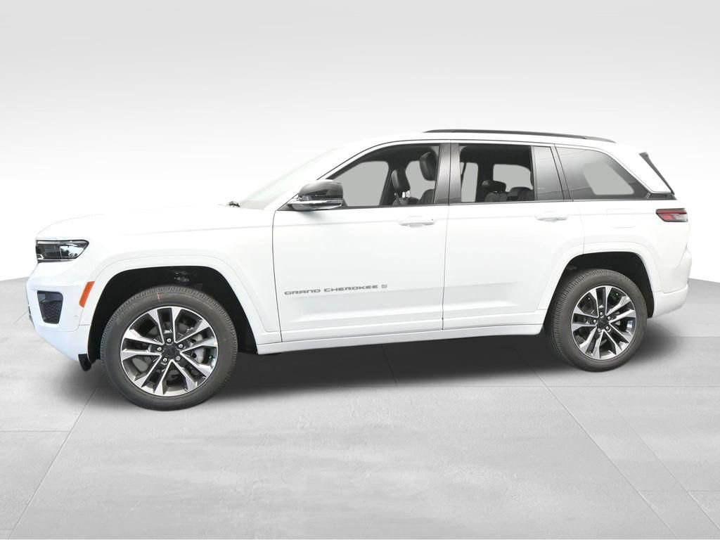 Used 2024 Jeep Grand Cherokee Overland image 2