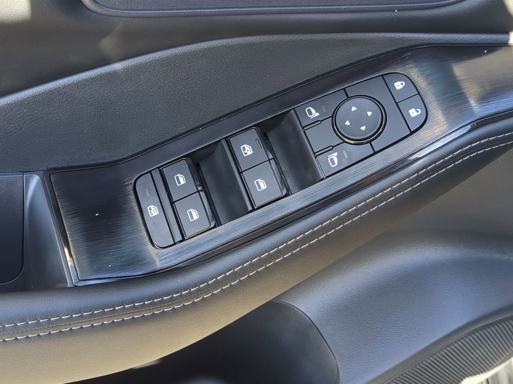 New 2026 Nissan Rogue SV w/ Cold Weather Package AWD/4WD image 12