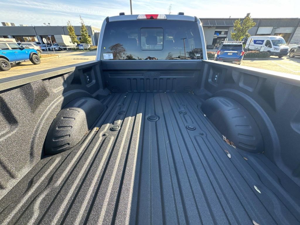 New 2026 Ford F250 Lariat w/ Black Appearance Package AWD/4WD image 5