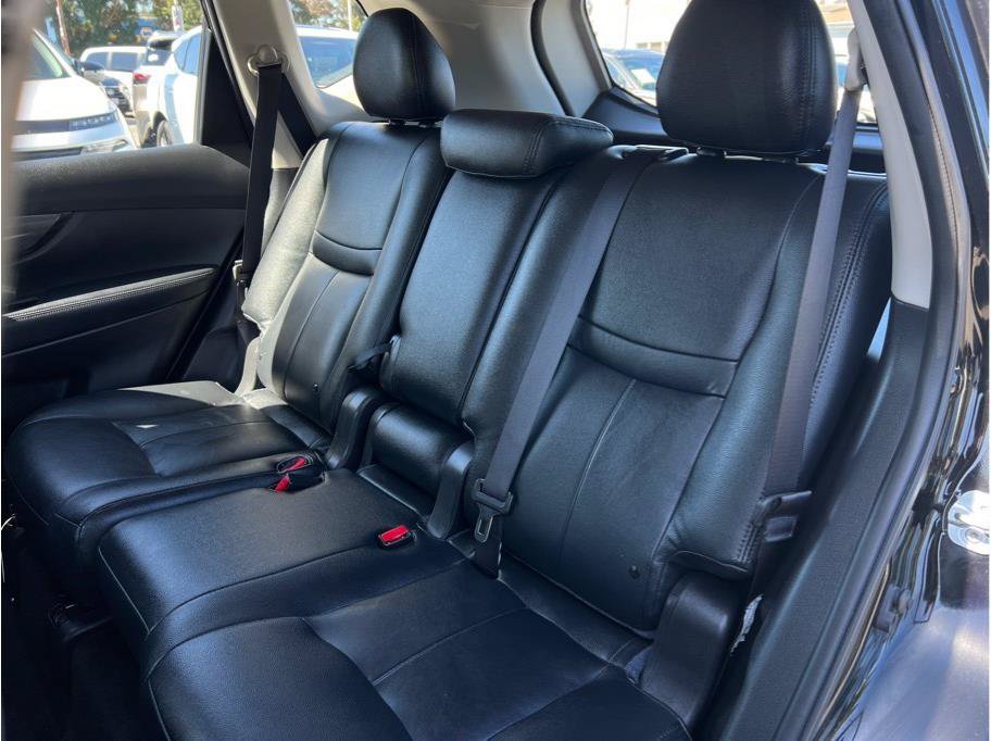 Used 2017 Nissan Rogue S FWD image 9