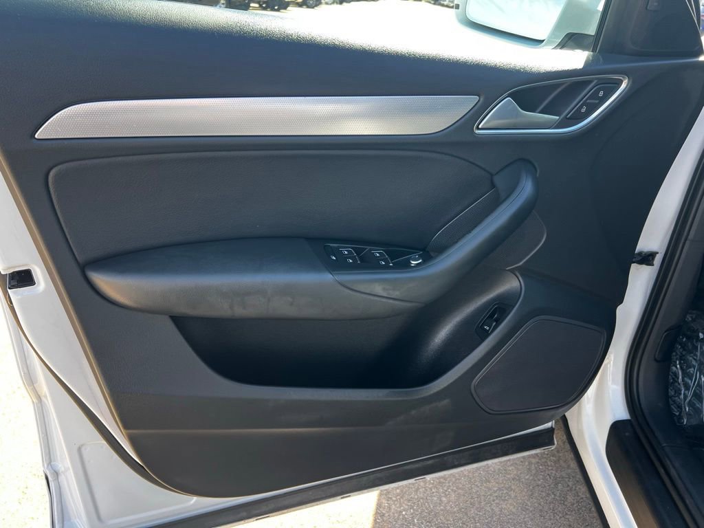 Used 2017 Audi Q3 2.0T Premium Plus w/ Premium Plus Package image 47