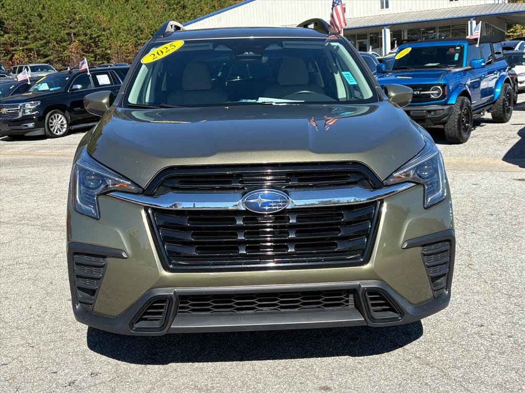 Used 2025 Subaru Ascent Premium AWD/4WD image 2