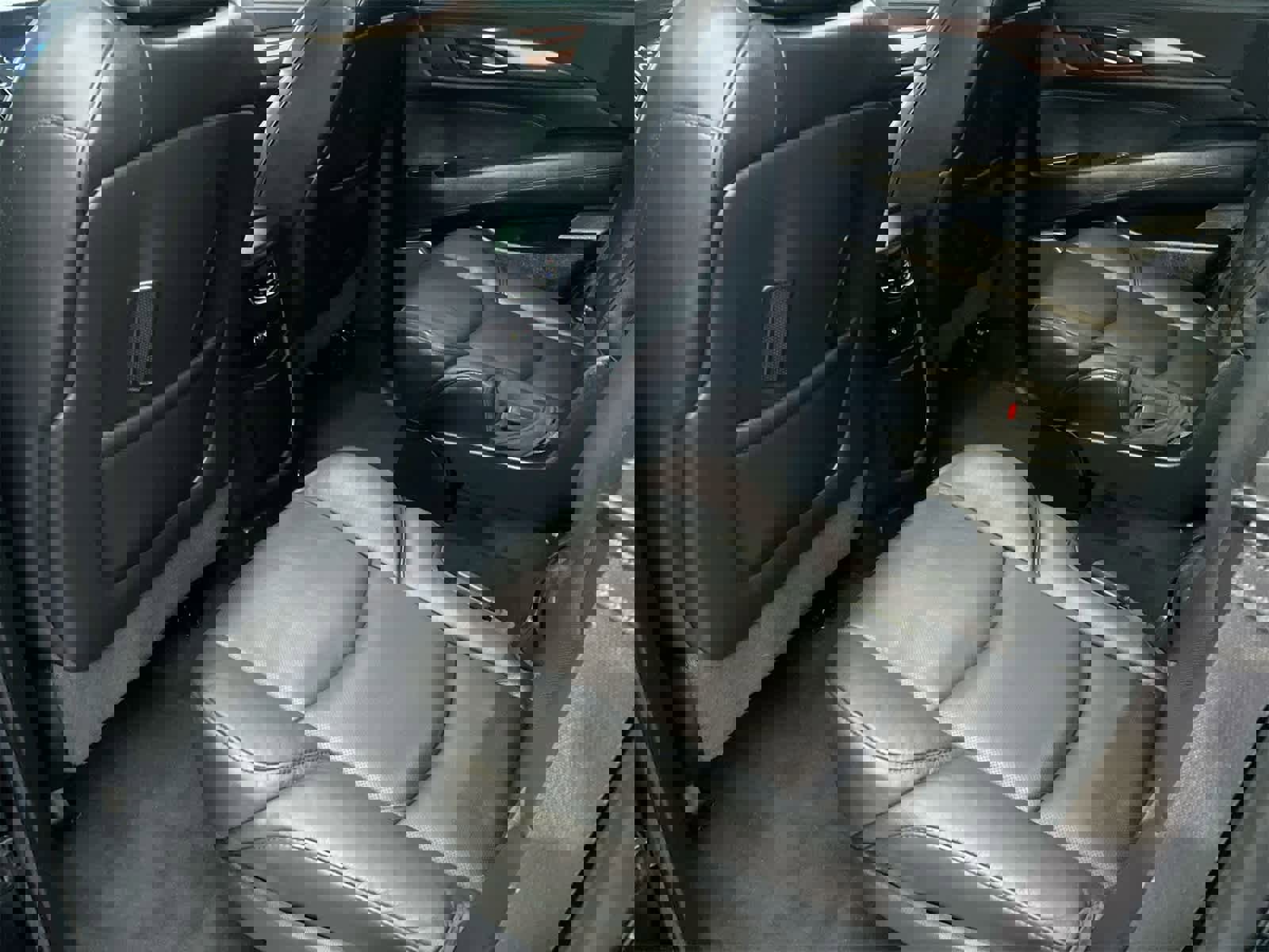 Used 2016 Cadillac Escalade Premium image 18