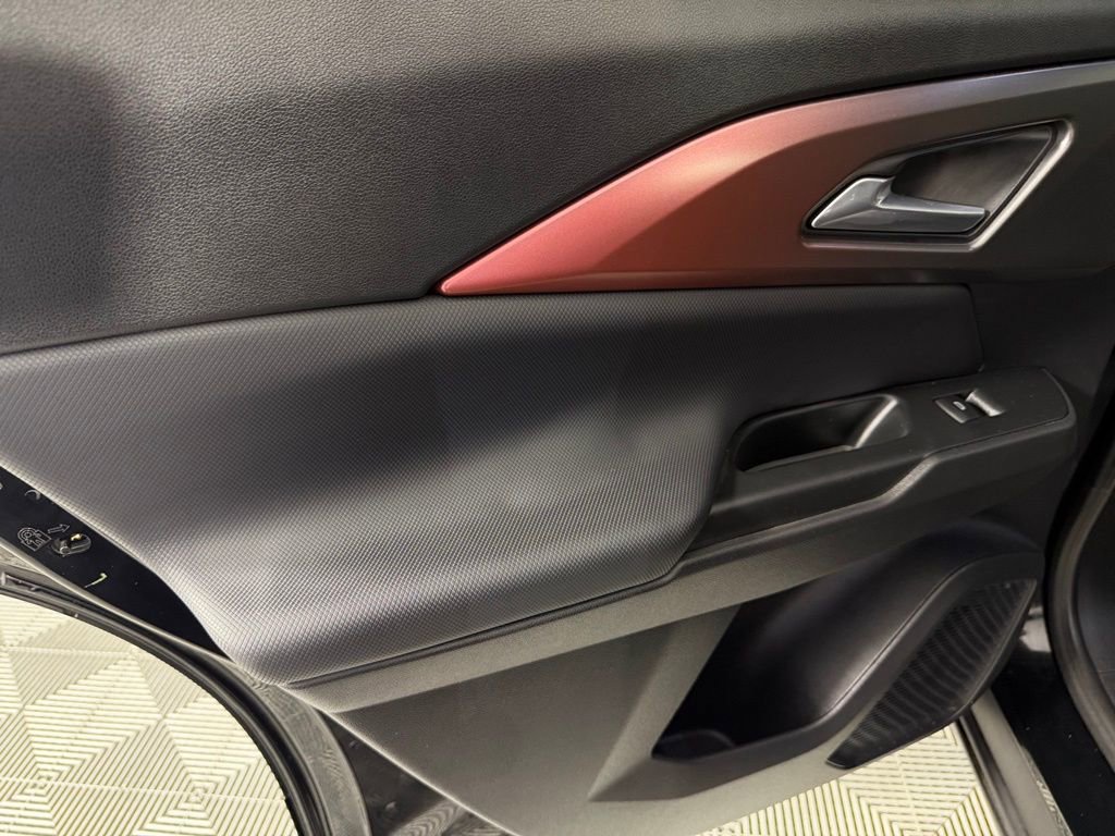 Used 2024 Chevrolet Equinox EV RS image 27