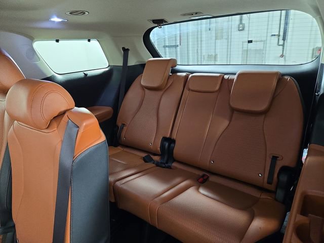 Used 2024 Kia Carnival SX Prestige image 16
