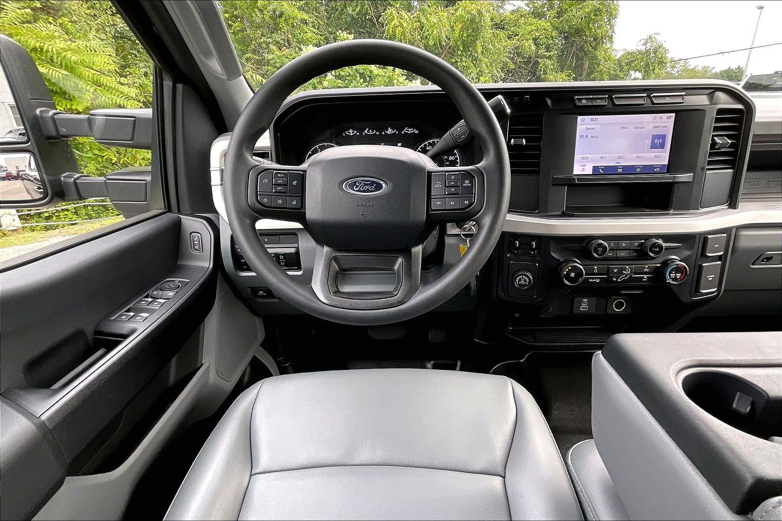 Used 2024 Ford F350 XL w/ 360-Degree Camera Package RWD image 5
