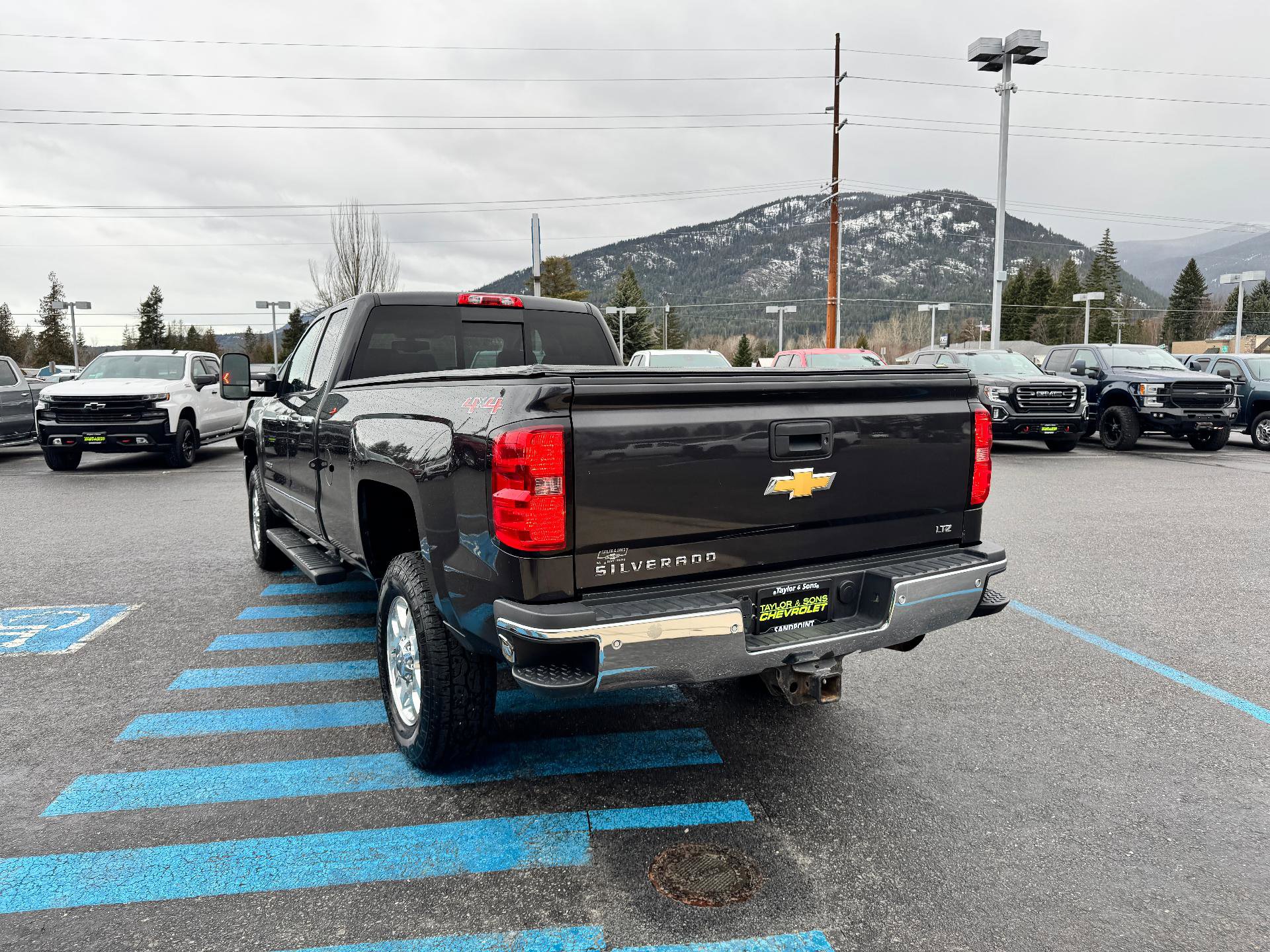 Used 2015 Chevrolet Silverado 2500 LTZ w/ LTZ Plus Package image 5