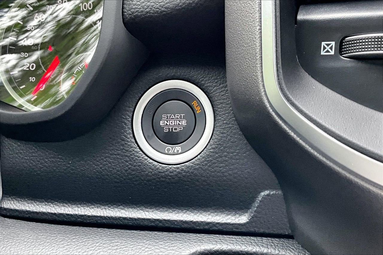 New 2026 RAM 1500 4x4 Crew Cab image 25