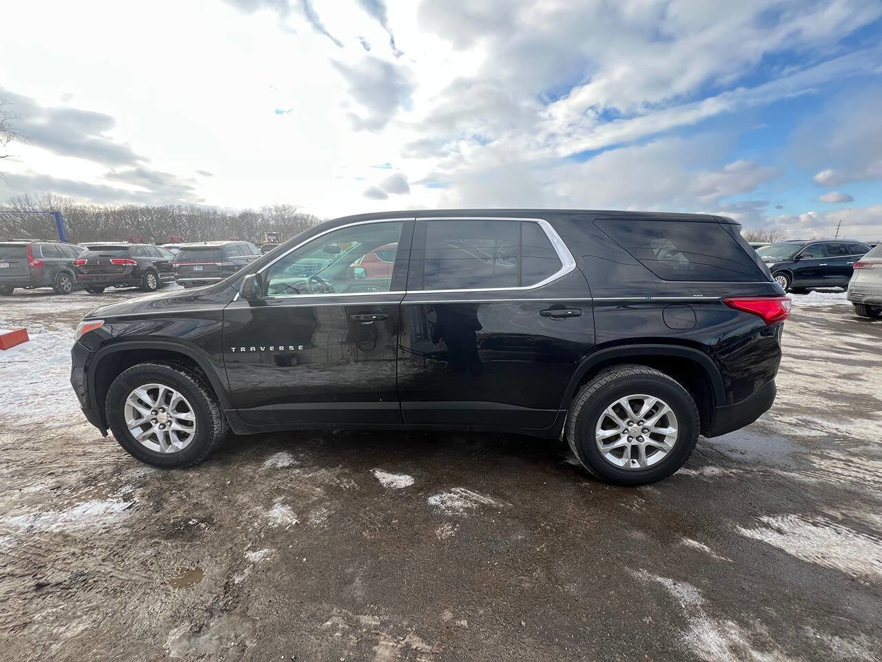 Used 2018 Chevrolet Traverse LS image 4