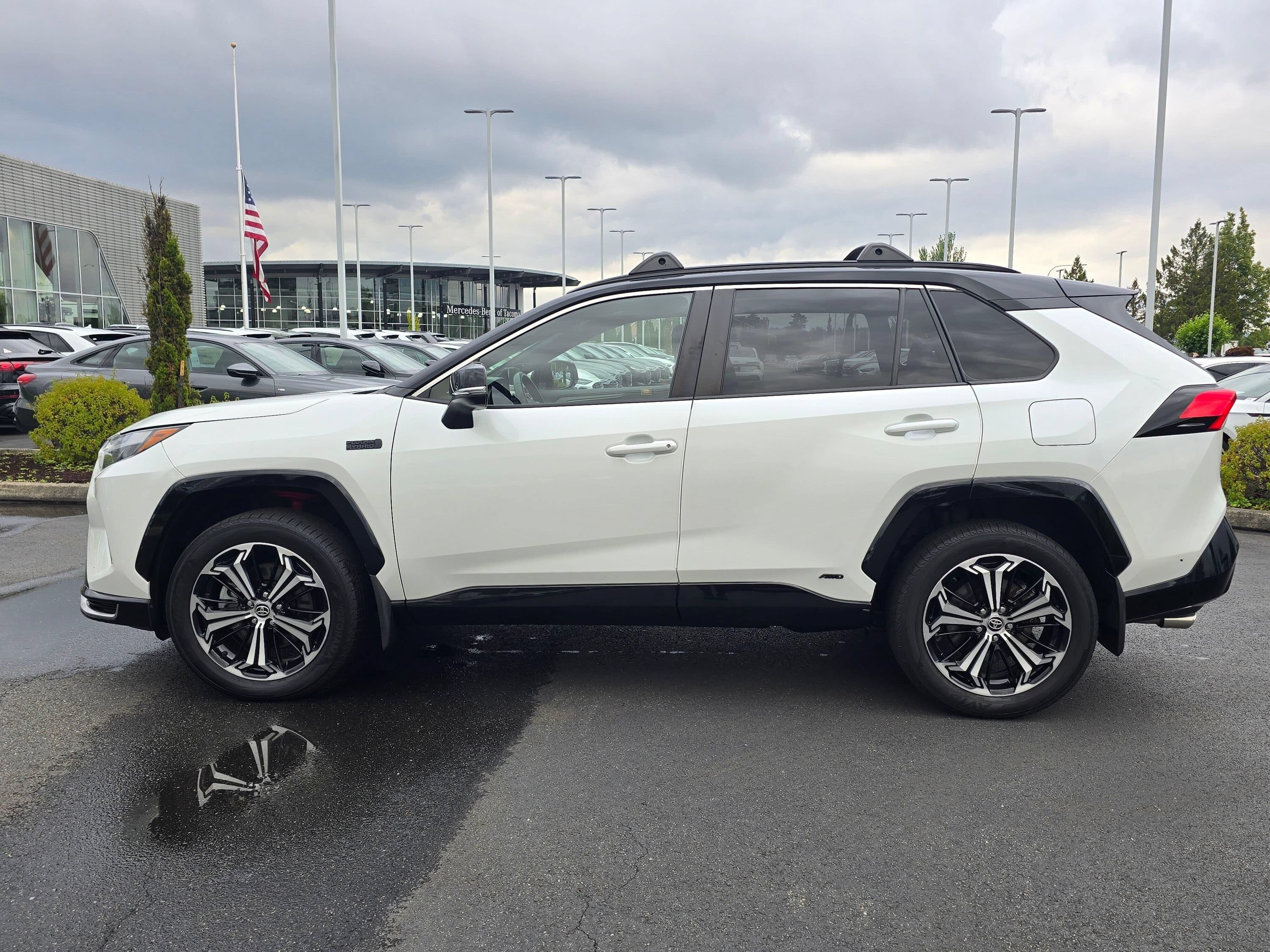 Used 2023 Toyota RAV4 XSE w/ Weather Package AWD/4WD image 2
