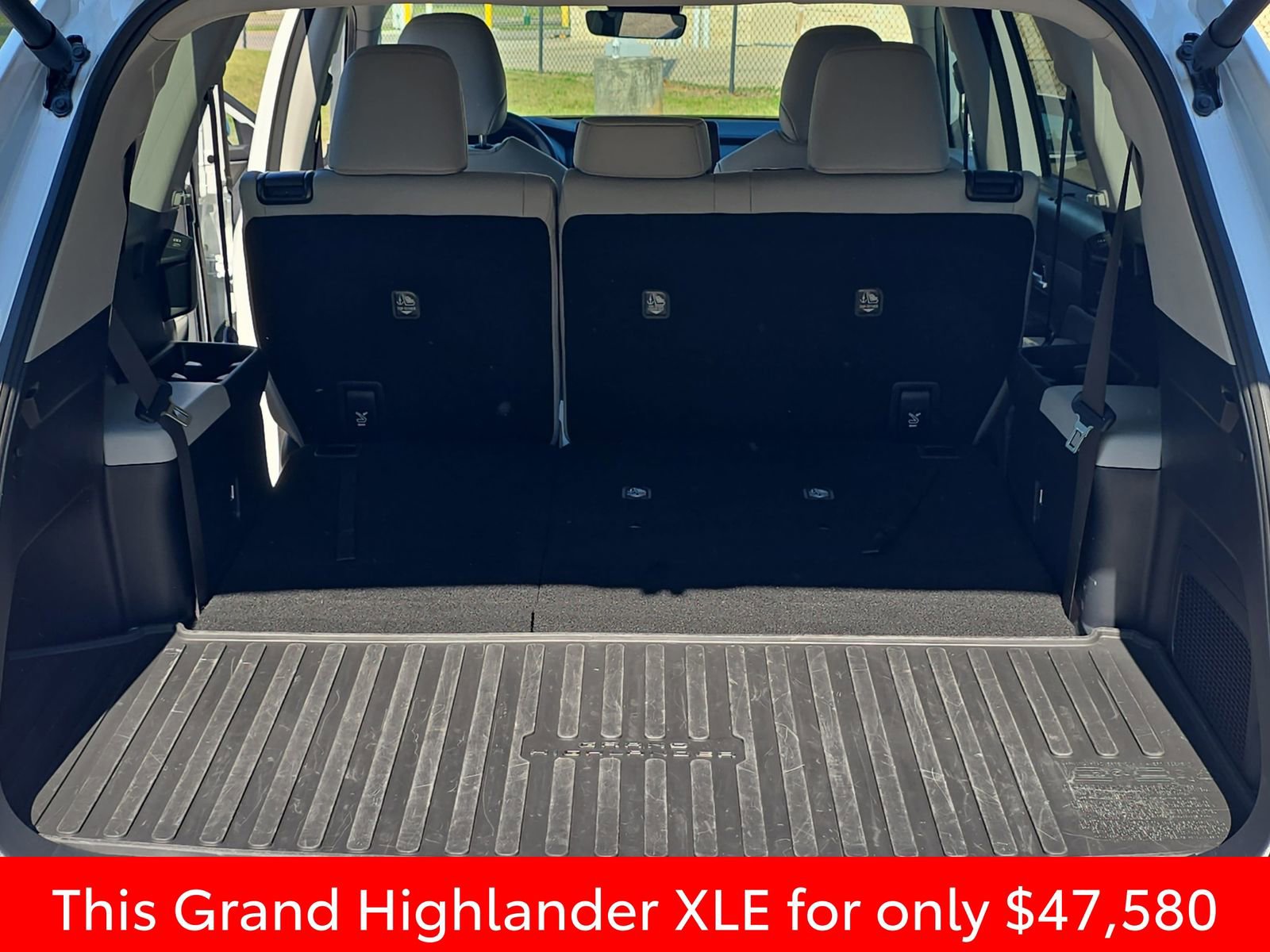 Used 2025 Toyota Grand Highlander AWD image 21