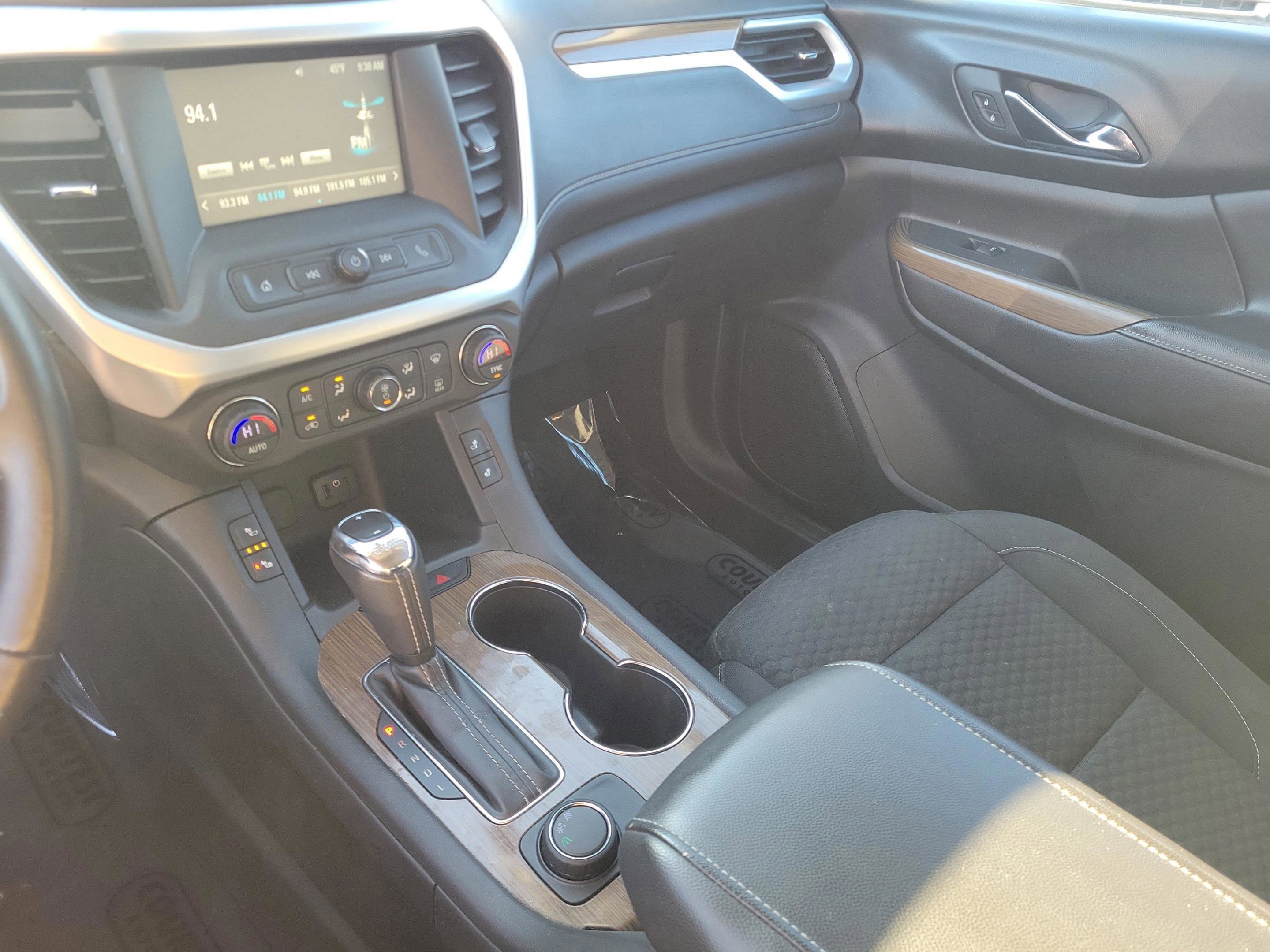 Used 2018 GMC Acadia SLE image 14