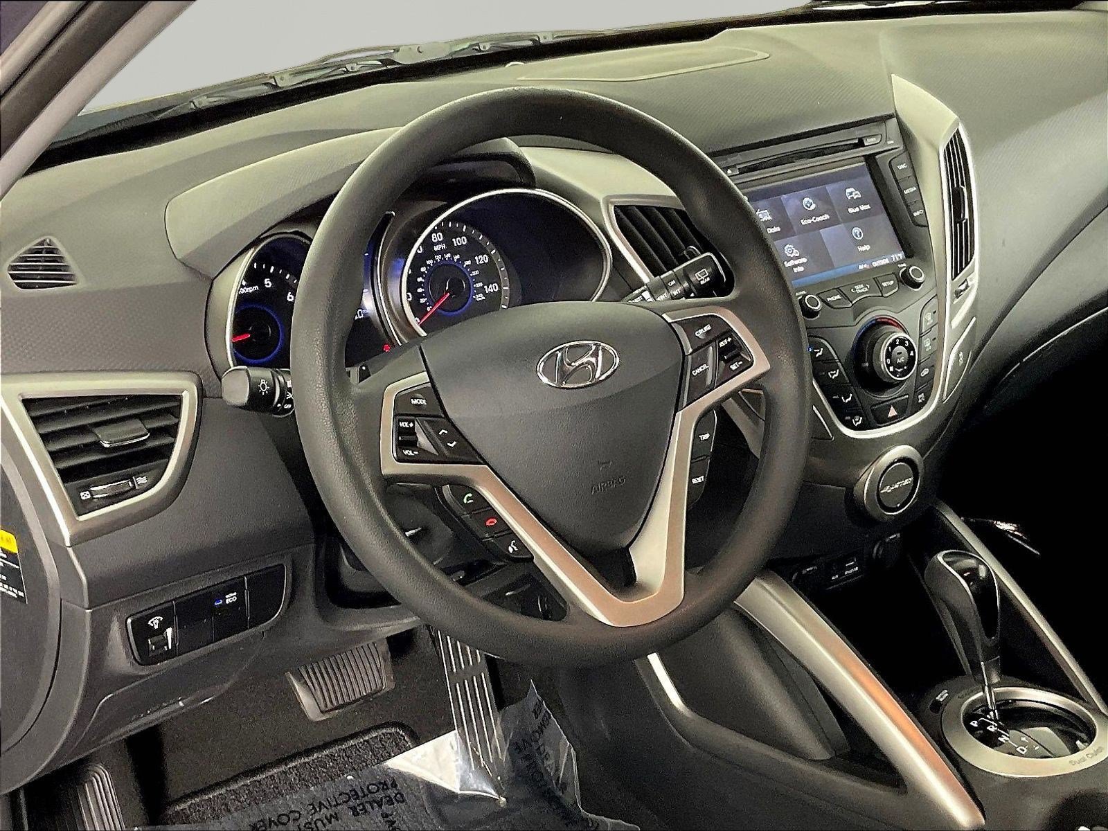 Used 2013 Hyundai Veloster FWD image 15