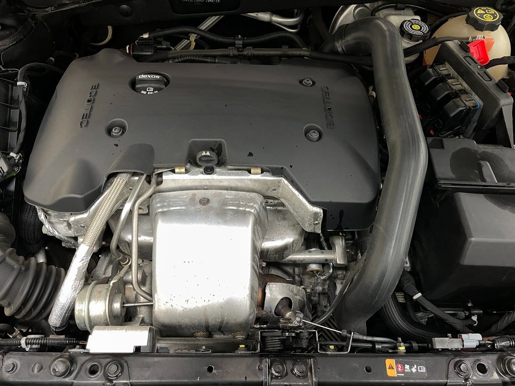 Certified 2018 Chevrolet Malibu Premier w/ Premier Sun and Wheel Package image 47