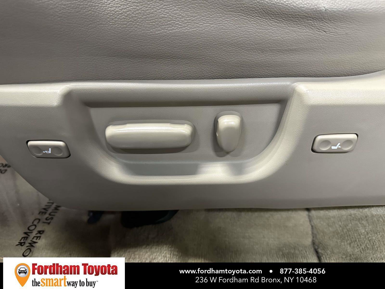 Used 2011 Toyota Sequoia Limited AWD/4WD image 23