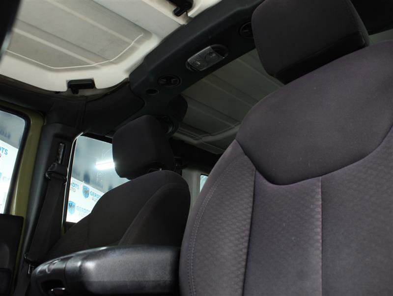 Used 2013 Jeep Wrangler Unlimited Sport w/ Connectivity Group image 8