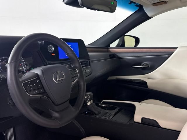 Used 2024 Lexus ES 350 w/ Premium Package FWD image 4
