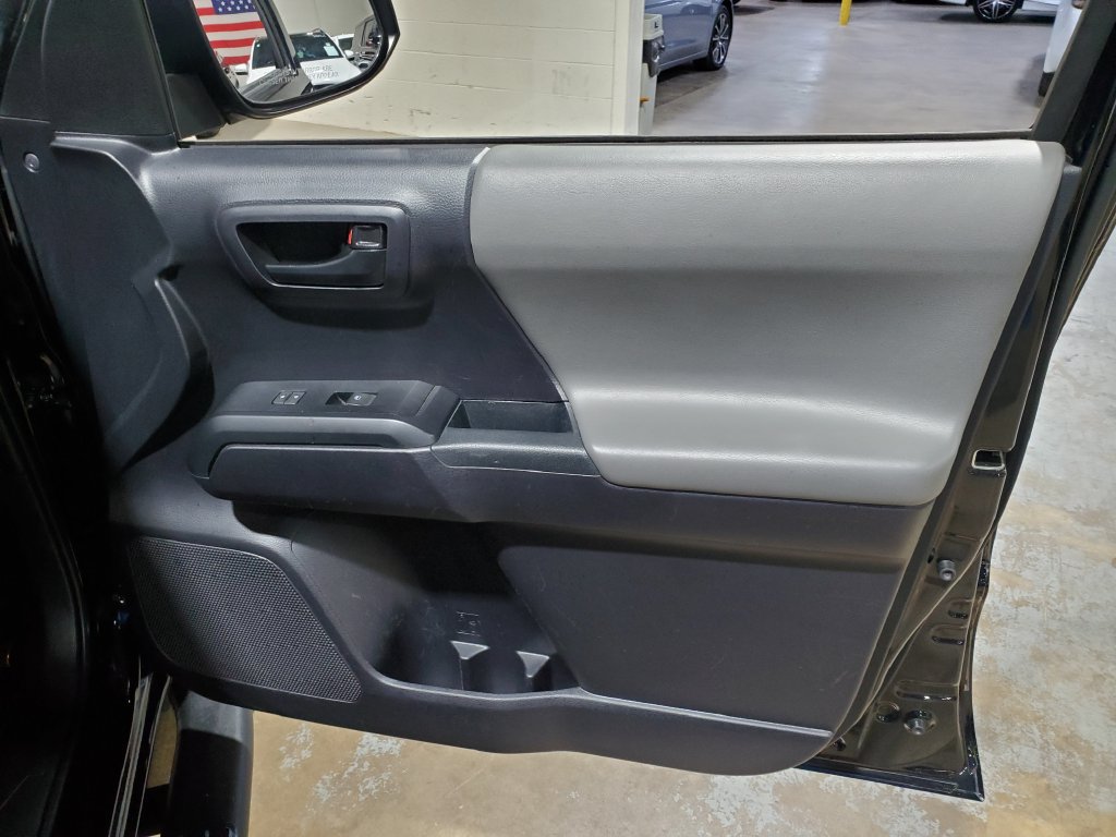 Used 2020 Toyota Tacoma SR w/ SR Convenience Package RWD image 16