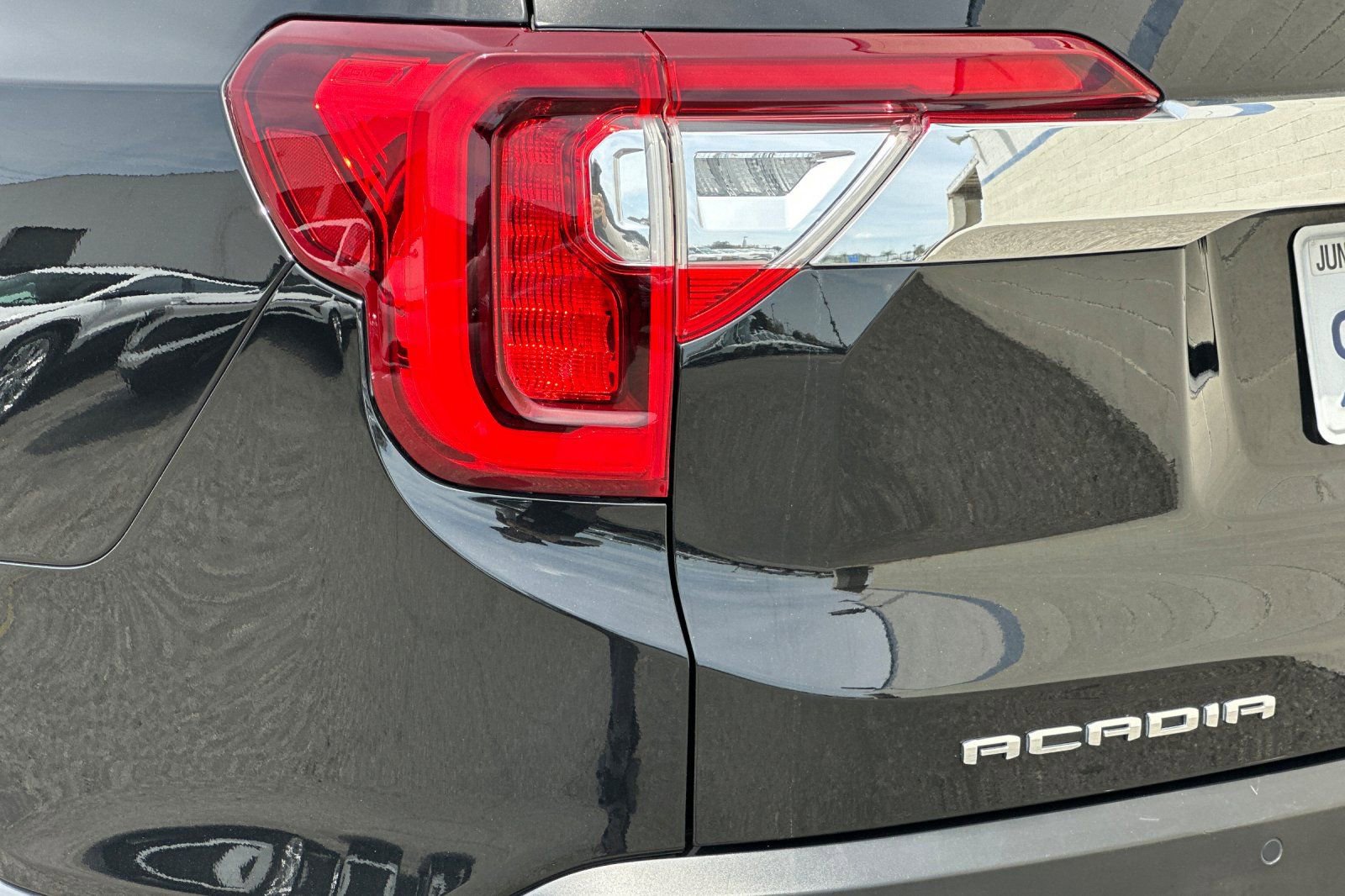 Certified 2022 GMC Acadia SLE image 38