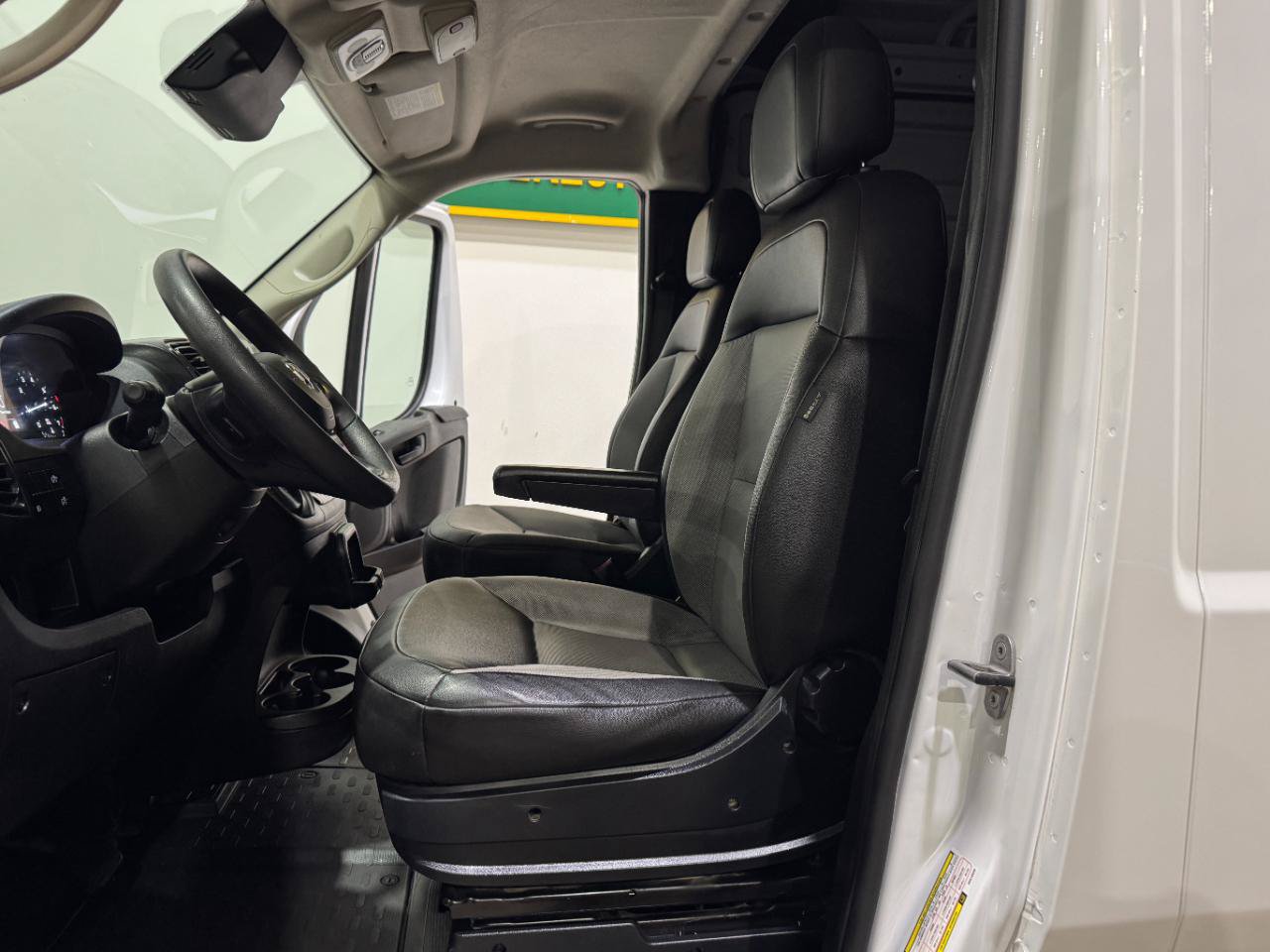 Used 2025 RAM ProMaster 2500 w/ Convenience Group FWD image 12